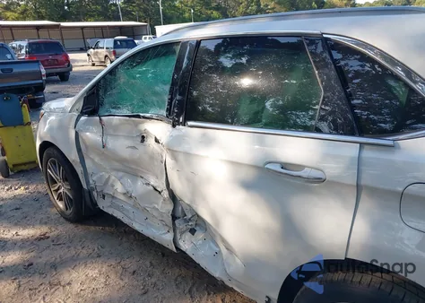 2020 Ford Edge Titanium z USA, uszkodzony, nr VIN 2FMPK3K94LBA23740